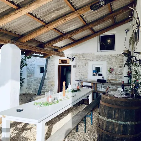 Gourmet Und Gajmovici * Pazin
